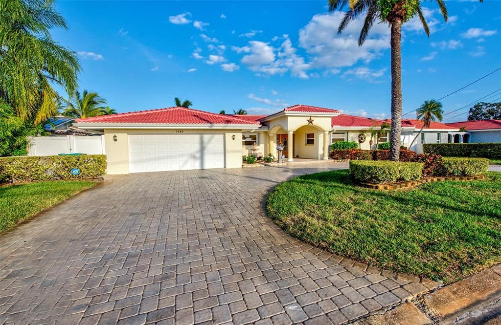 1480 SEA GULL DRIVE S ST PETERSBURG, FL 33707