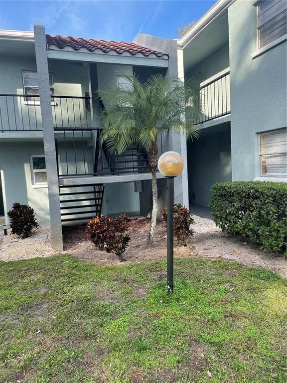 2856 SOMERSET PARK DRIVE UNIT 102 TAMPA, FL 33613