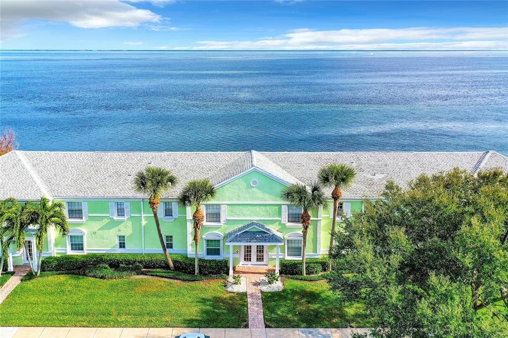 5110 COQUINA KEY DRIVE SE UNIT A ST PETERSBURG, FL 33705