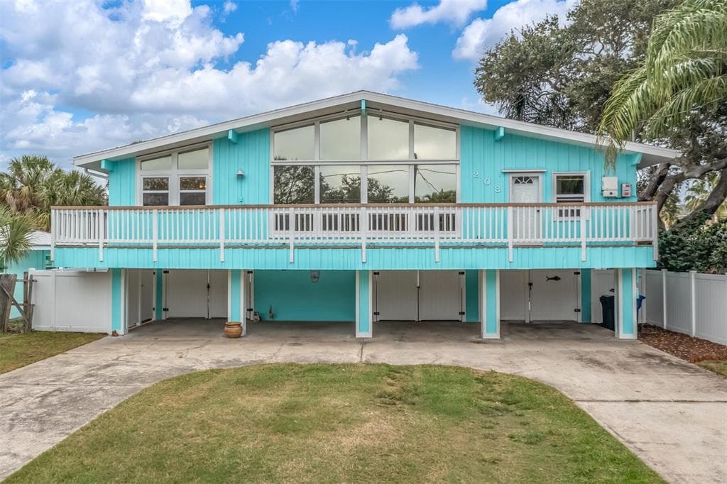 208 BATES AVENUE INDIAN ROCKS BEACH, FL 33785