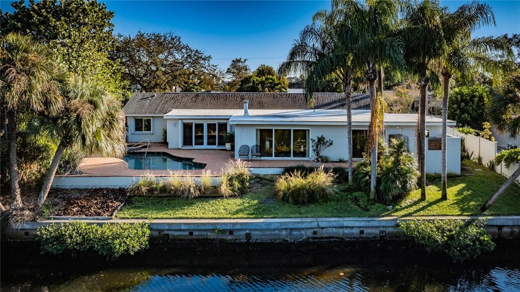 1101 45TH AVENUE NE ST PETERSBURG, FL 33703
