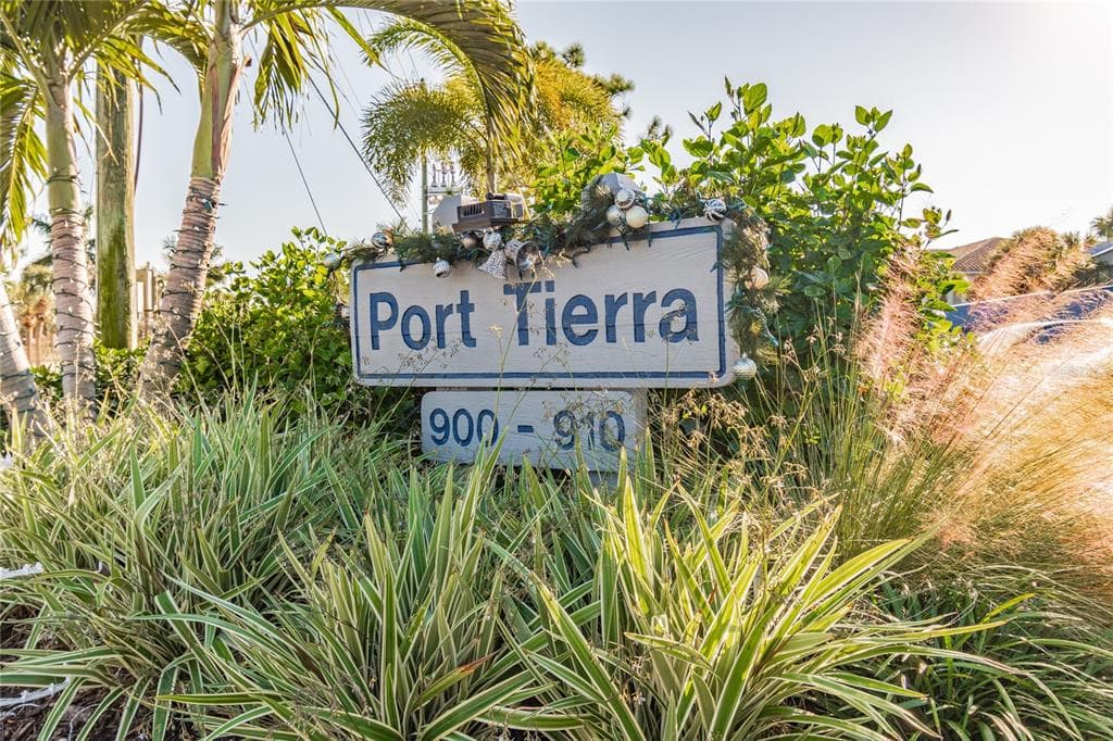 910 PINELLAS BAYWAY S UNIT 206