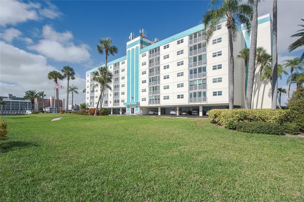 10216 REGAL DRIVE UNIT 610 LARGO, FL 33774