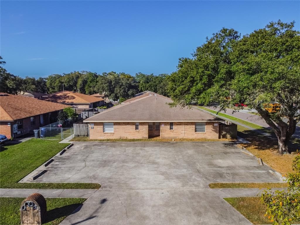 3202 BLOOMINGDALE VILLAS COURT BRANDON, FL 33511