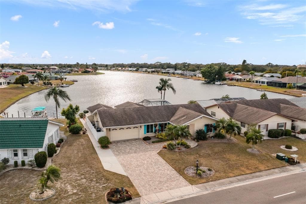 207 S PEBBLE BEACH BOULEVARD SUN CITY CENTER, FL 33573