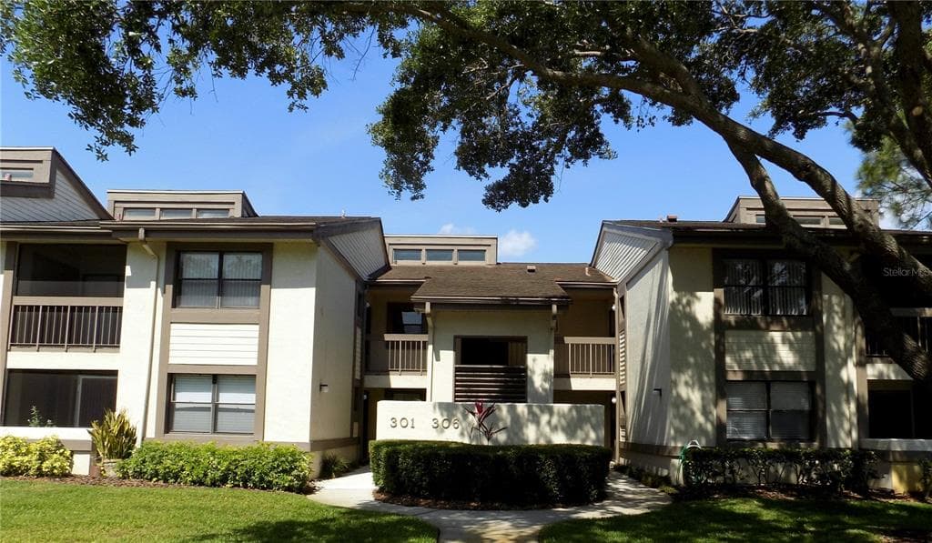 305 WOODLAKE WYNDE OLDSMAR, FL 34677