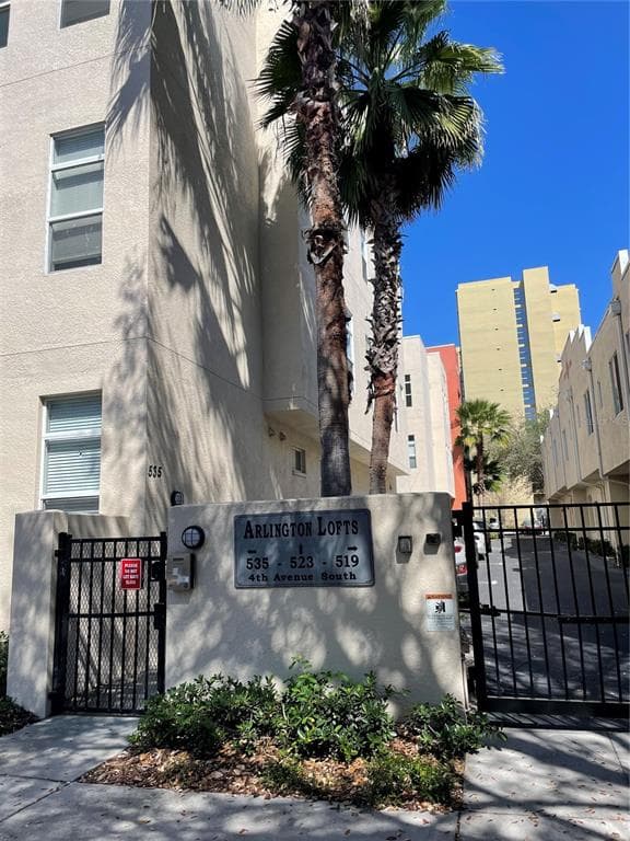 523 4TH AVENUE S UNIT 17 ST PETERSBURG, FL 33701