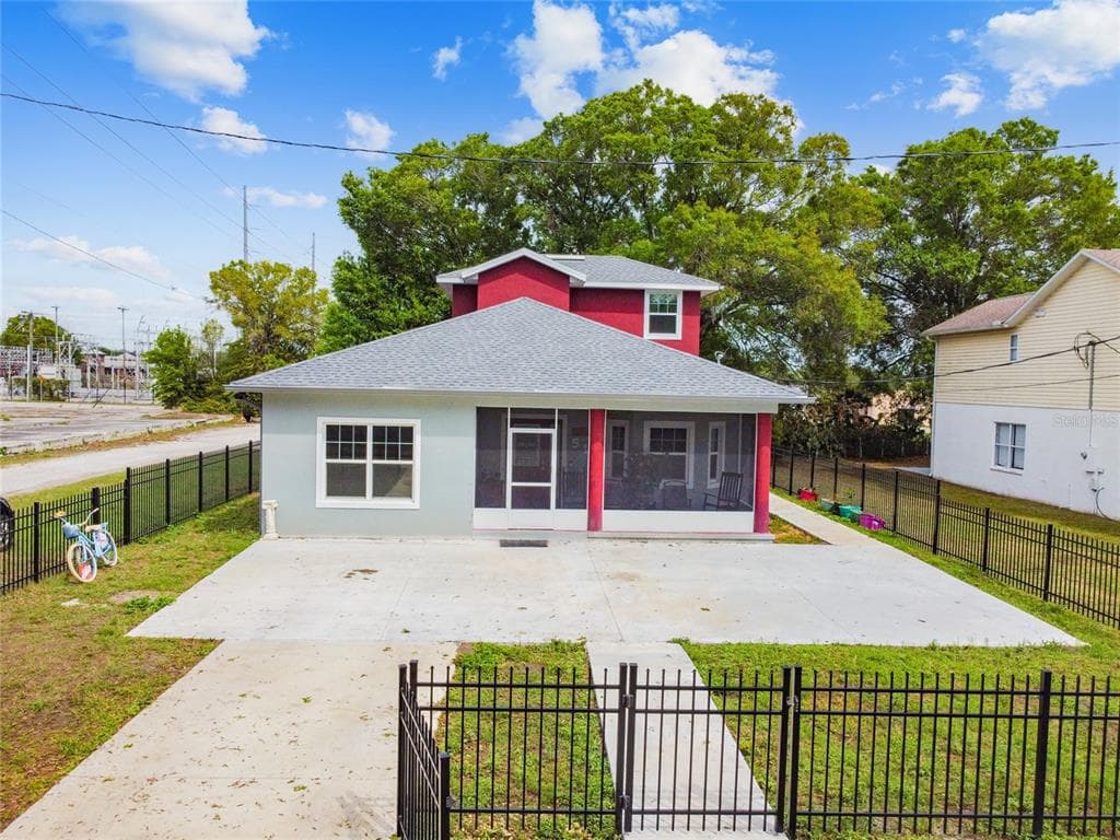 514 E RENFRO STREET