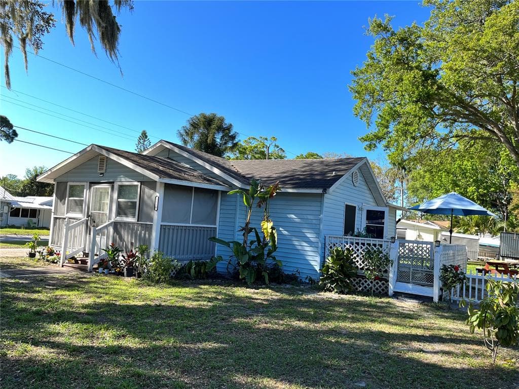 1810 9TH STREET W