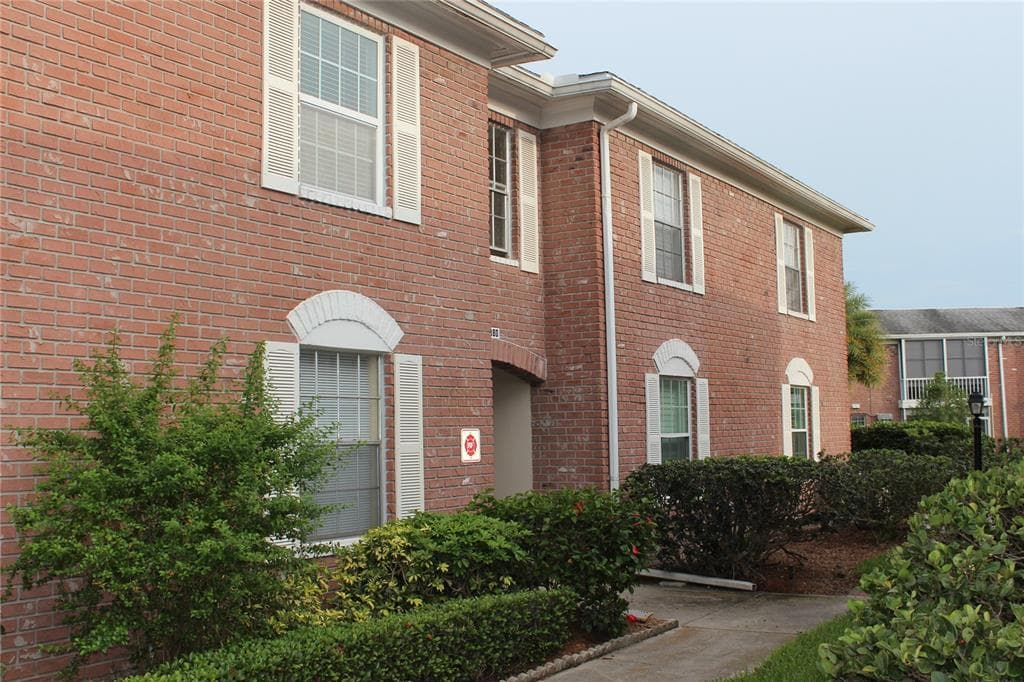 3880 37TH STREET S UNIT 51 ST PETERSBURG, FL 33711