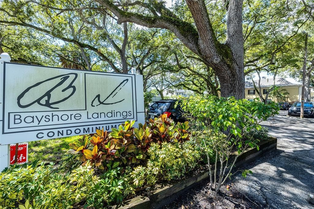 5221 BAYSHORE BOULEVARD UNIT 29 TAMPA, FL 33611