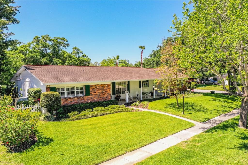 11006 CARROLLWOOD DRIVE TAMPA, FL 33618