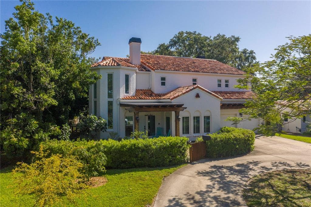 1614 BRIGHTWATERS BOULEVARD NE ST PETERSBURG, FL 33704