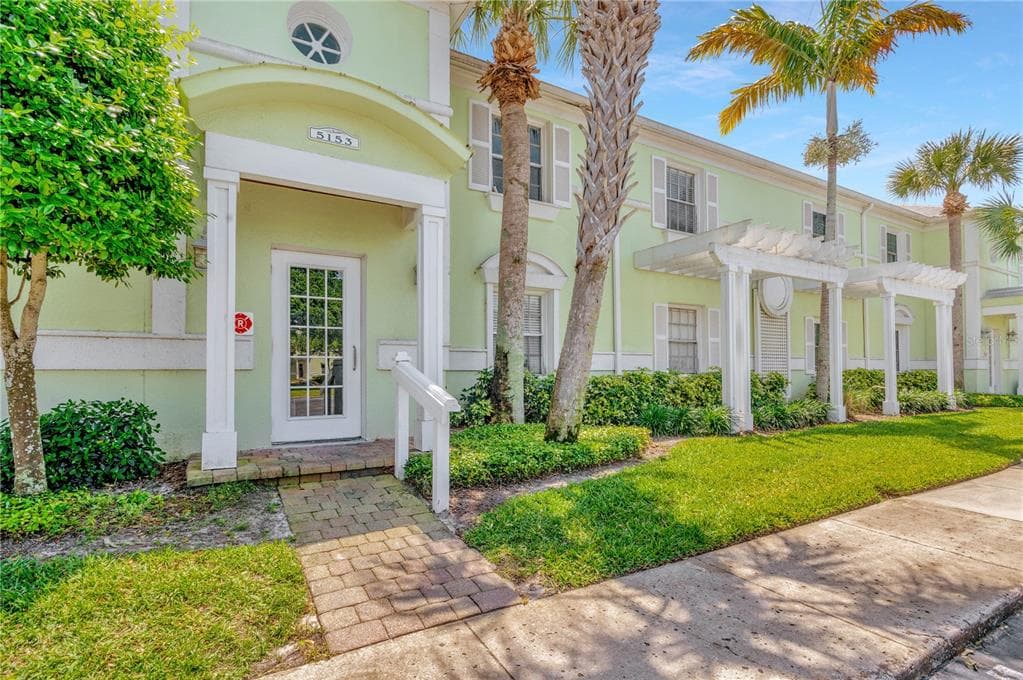 5153 SALMON DRIVE SE UNIT D ST PETERSBURG, FL 33705