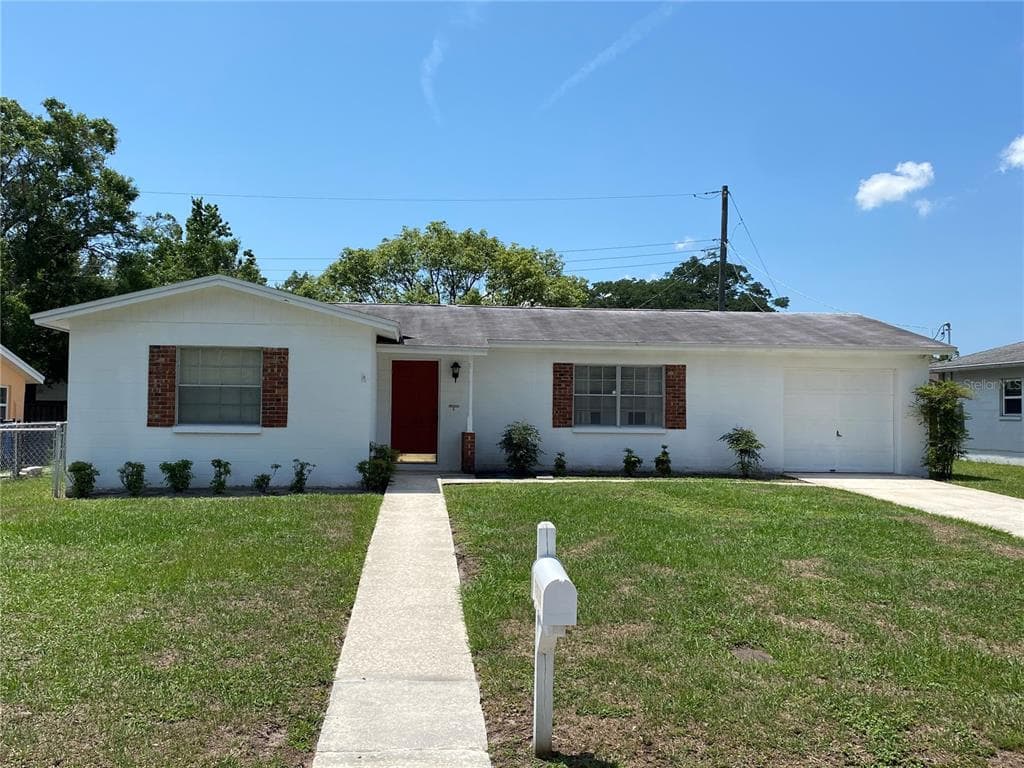 7918 N WOODLYNNE AVENUE TAMPA, FL 33614