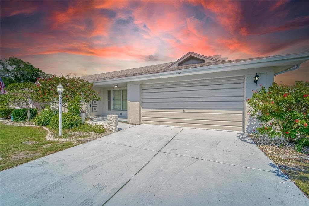 320 FAIRSIDE COURT UNIT 0 SUN CITY CENTER, FL 33573