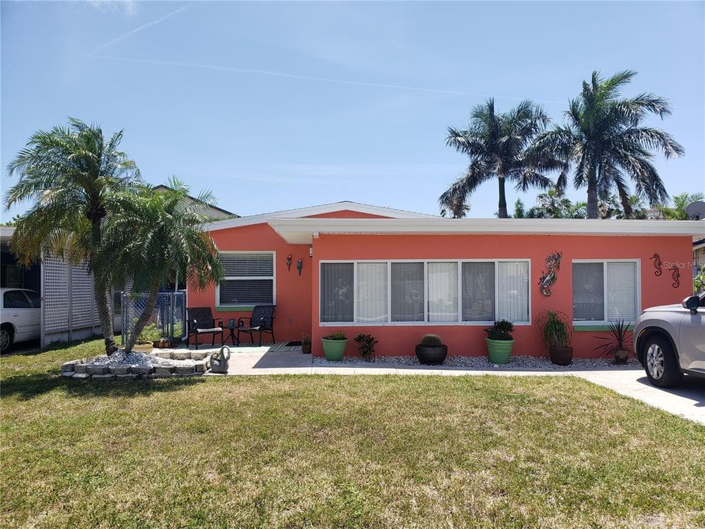 763 182ND AVENUE E REDINGTON SHORES, FL 33708