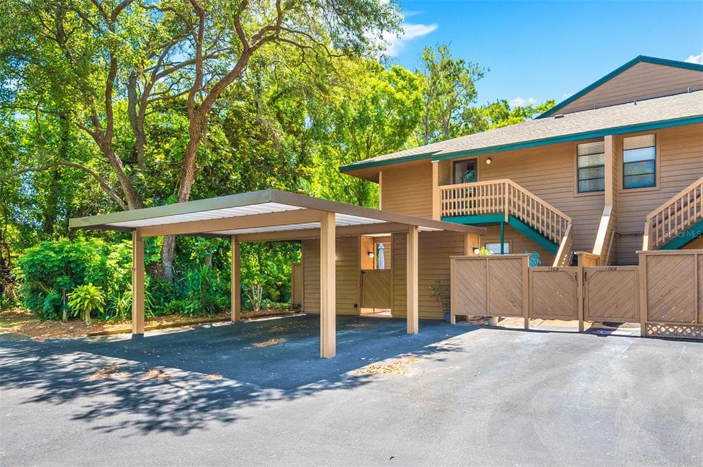 1708 LENNOX ROAD E UNIT 1708 PALM HARBOR, FL 34683