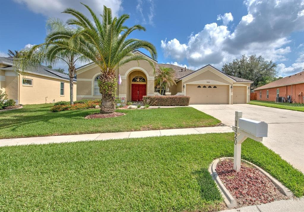 1320 RIVERFIELD COURT VALRICO, FL 33596