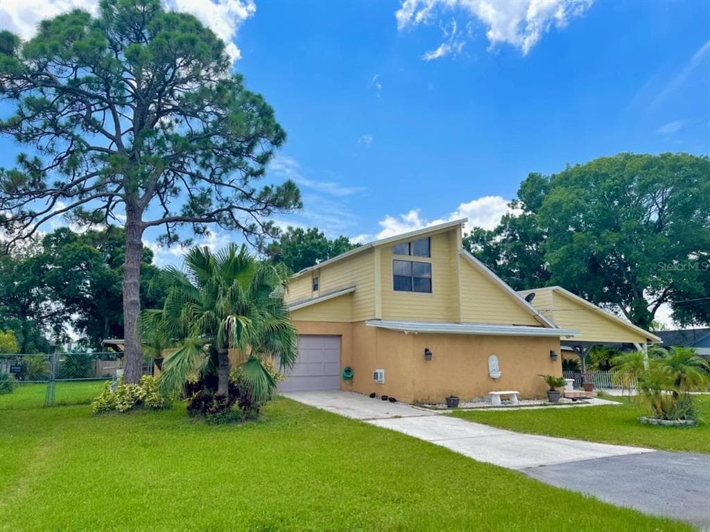 9522 W FLORA STREET TAMPA, FL 33615