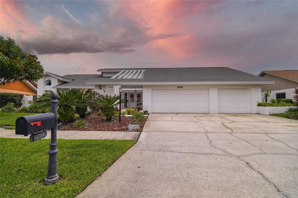 13724 CHESTERSALL DRIVE TAMPA, FL 33624