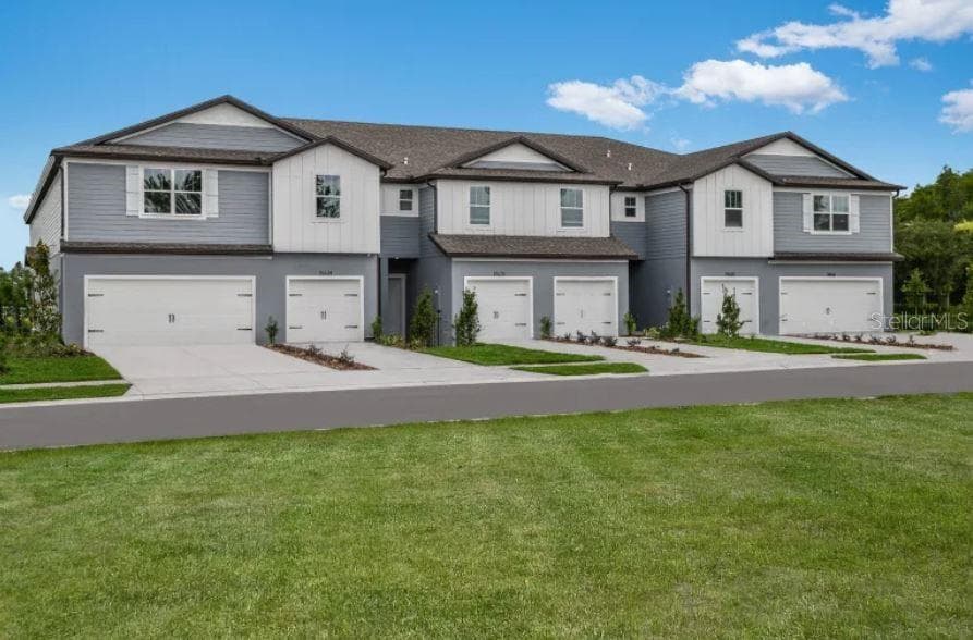 5485 ELMVIEW CROSSING WESLEY CHAPEL, FL 33545
