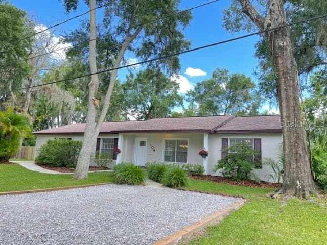 108 LAKE DRIVE LUTZ, FL 33548
