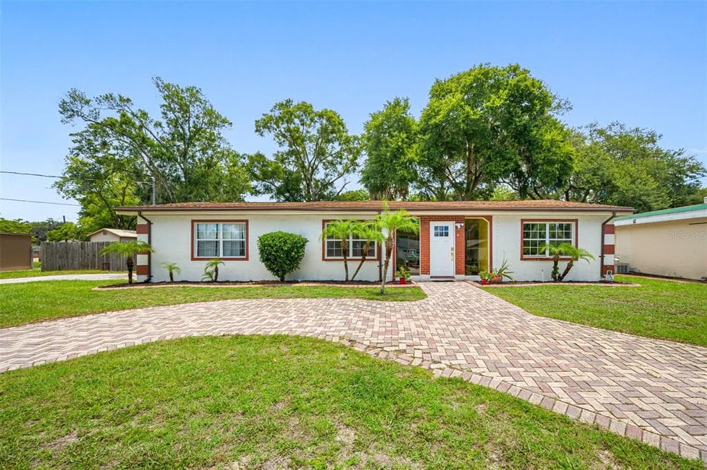 6067 OAK RIDGE AVENUE NEW PORT RICHEY, FL 34653