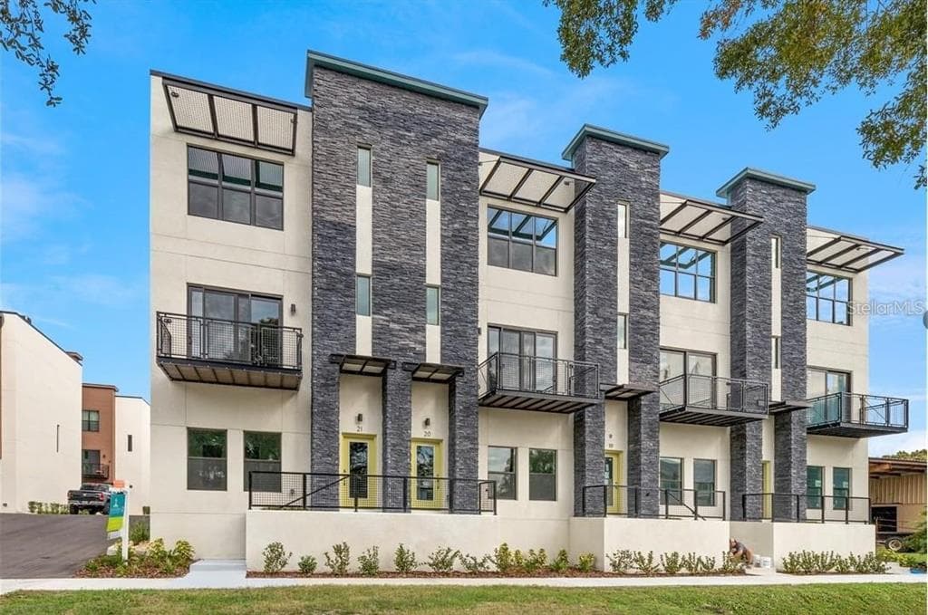 4810 W MCELROY AVENUE UNIT 20 TAMPA, FL 33611