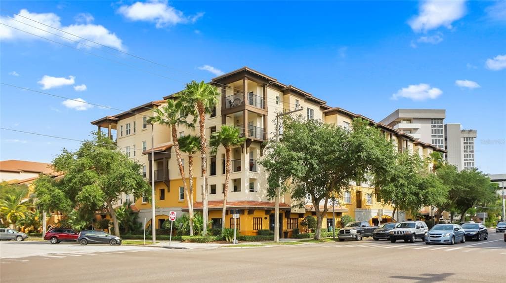 200 4TH AVENUE S UNIT 329 ST PETERSBURG, FL 33701