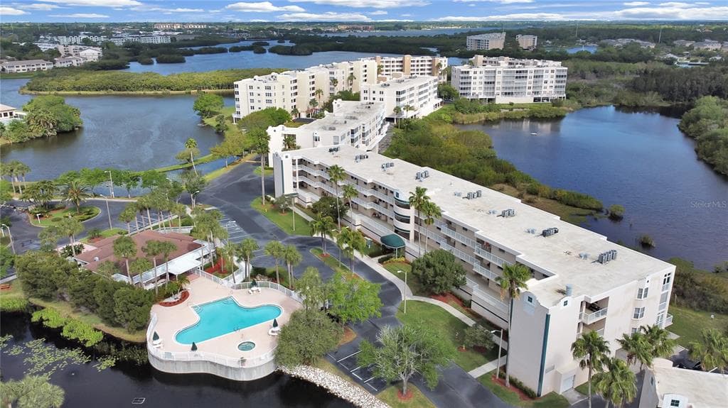 6425 SHORELINE DRIVE UNIT 10105 ST PETERSBURG, FL 33708