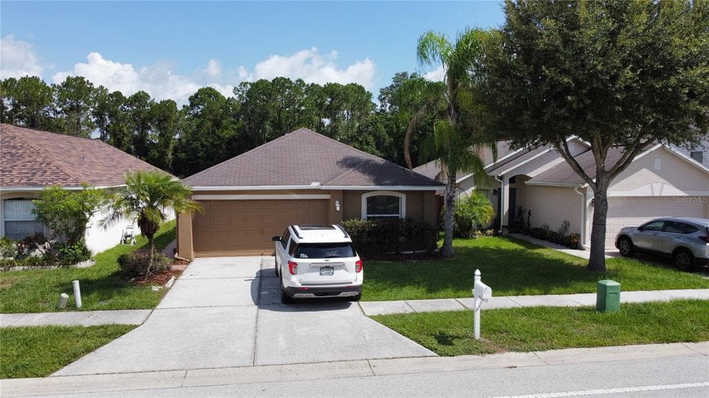 30623 BIRDHOUSE DRIVE WESLEY CHAPEL, FL 33545