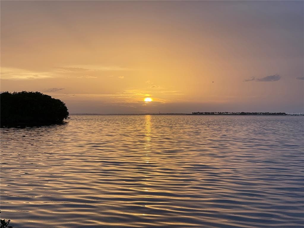 1723 GULF ROAD UNIT 205 TARPON SPRINGS, FL 34689