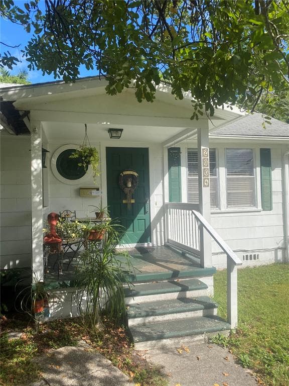 2004 20TH AVENUE W BRADENTON, FL 34205