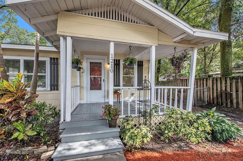 1210 E SLIGH AVENUE TAMPA, FL 33604