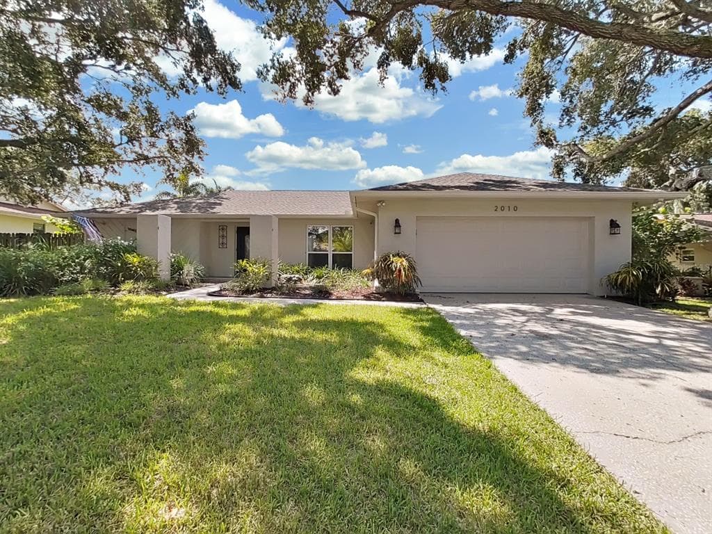 2010 CASTILLE DRIVE DUNEDIN, FL 34698