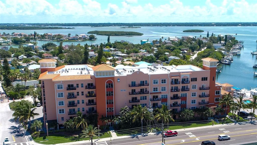 13235 GULF BOULEVARD UNIT 304 MADEIRA BEACH, FL 33708