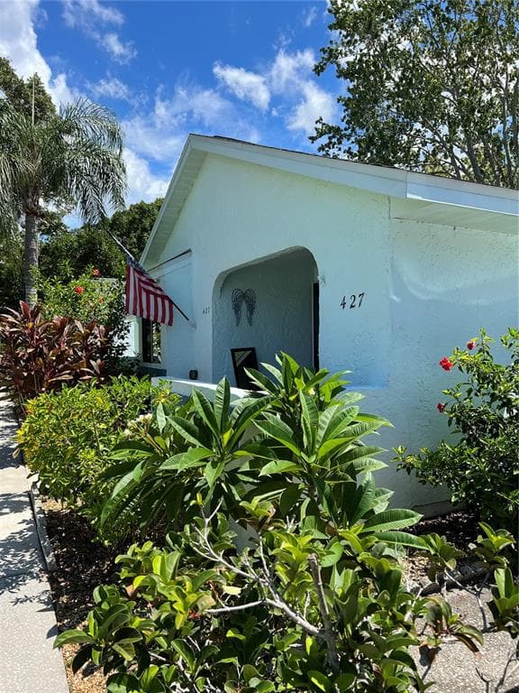 427 CEDAR RIDGE COURT OLDSMAR, FL 34677