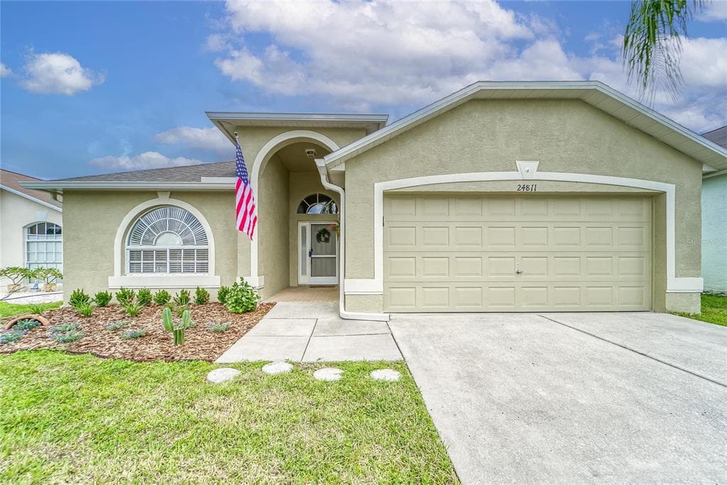 24811 GUN SMOKE DRIVE LAND O LAKES, FL 34639