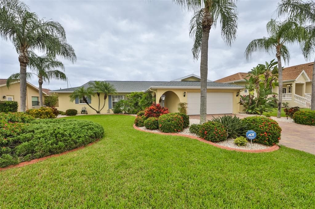 6327 WISTERIA LANE APOLLO BEACH, FL 33572