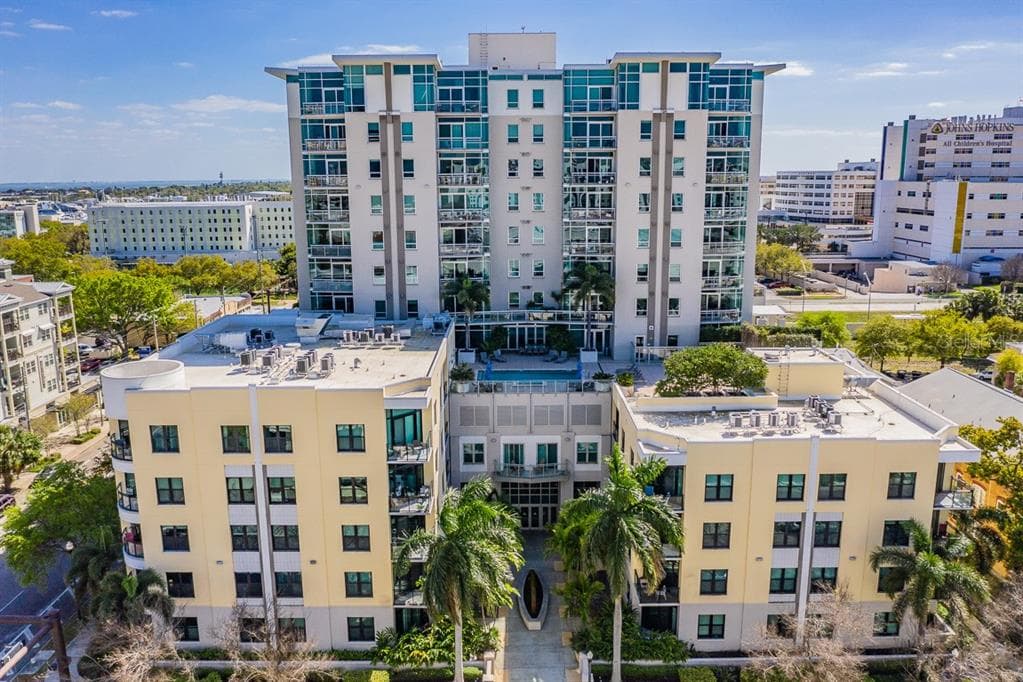400 4TH AVENUE S UNIT 203 ST PETERSBURG, FL 33701