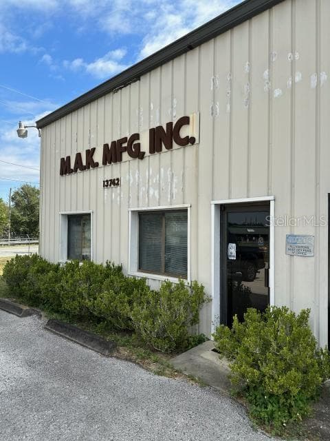13742 COUNTY ROAD 448 TAVARES, FL 32778