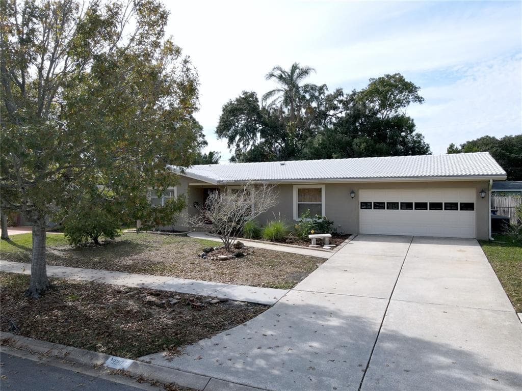 1320 SUMMERLIN DRIVE