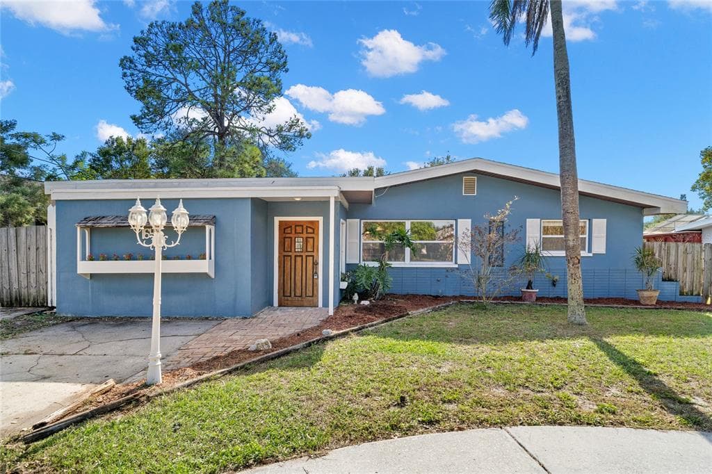 1643 LINWOOD DRIVE