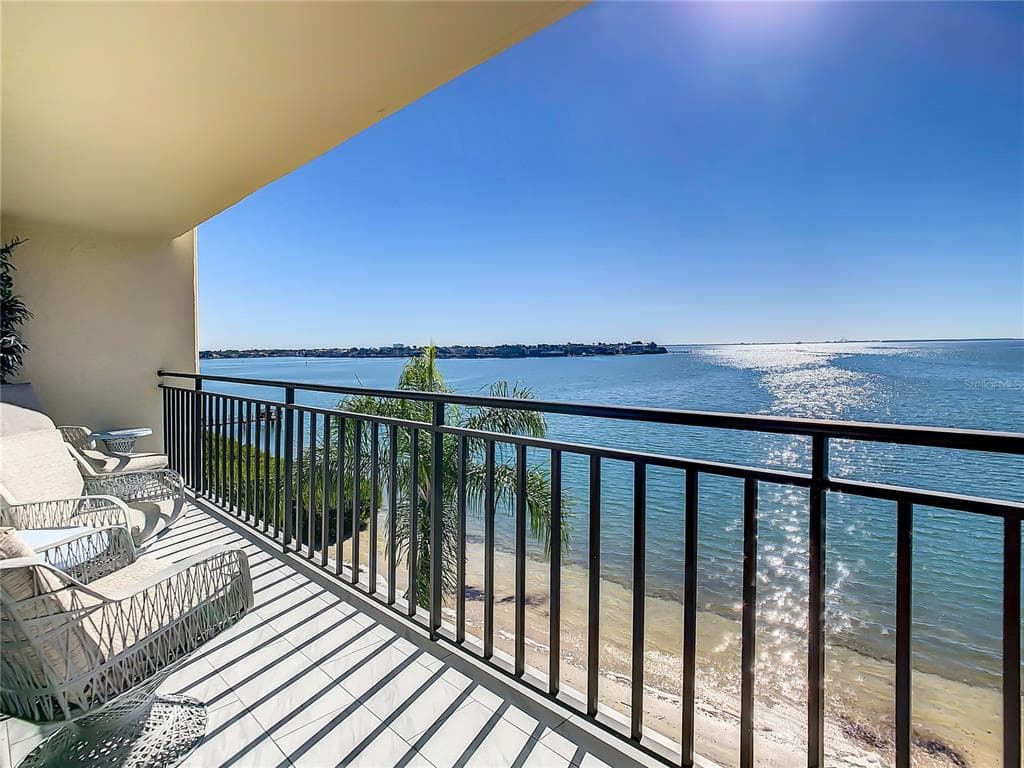 5700 ESCONDIDA BOULEVARD S UNIT 404 ST PETERSBURG, FL 33715