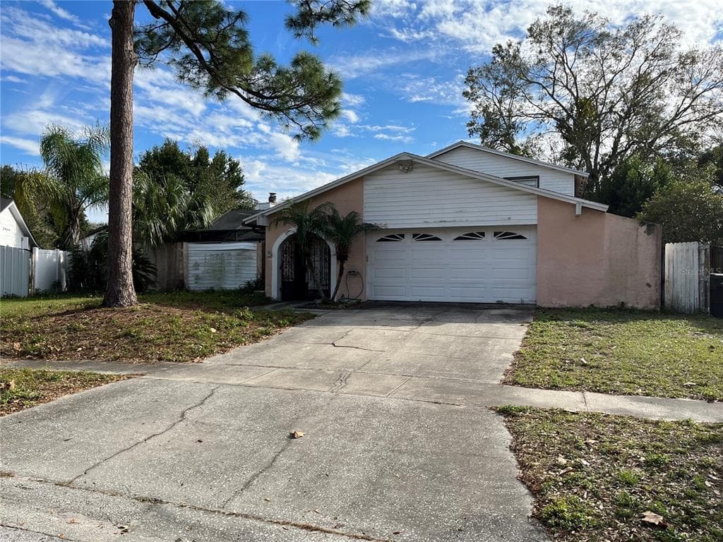 7014 OAKVIEW CIRCLE TAMPA, FL 33634