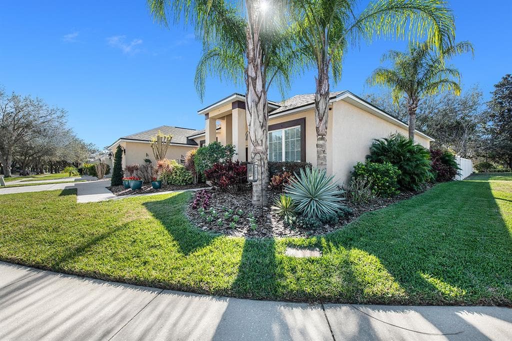 1004 SPLIT SILK STREET VALRICO, FL 33594