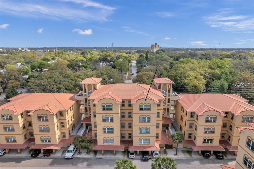 636 WELLS COURT UNIT 502 CLEARWATER, FL 33756