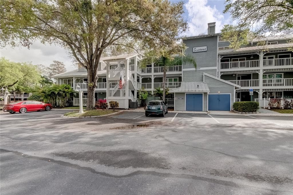 2577 DOLLY BAY DRIVE UNIT 206 PALM HARBOR, FL 34684