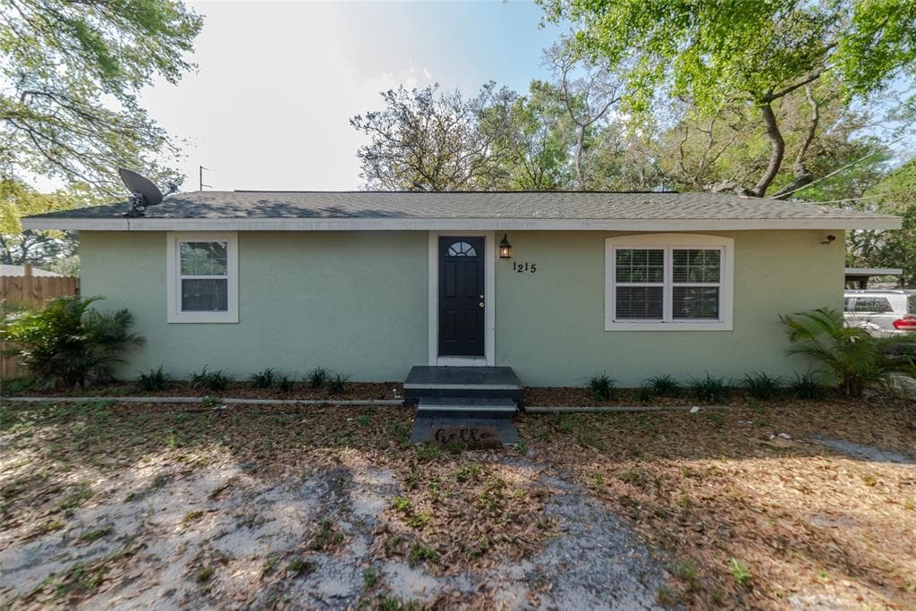 1215 E HOLLAND AVENUE TAMPA, FL 33612